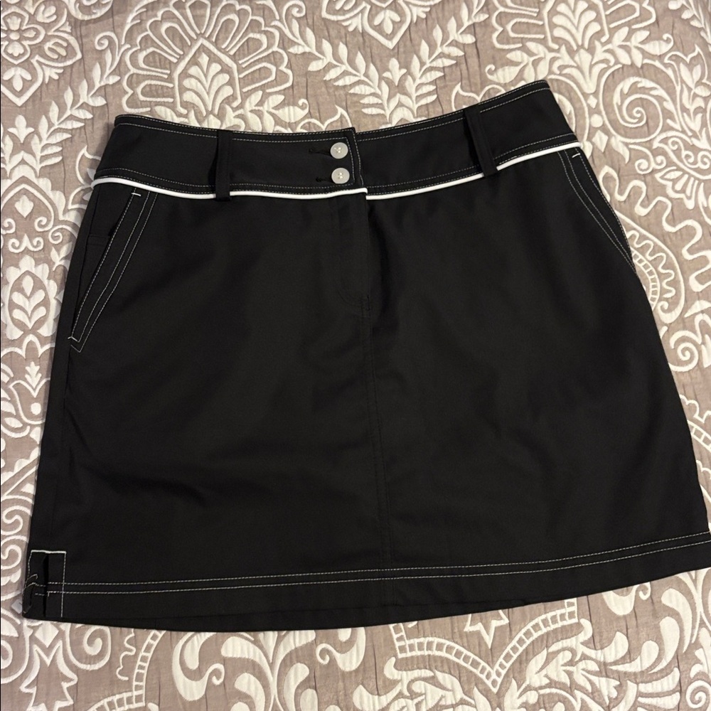 Adidas ClimaCool Women's Golf Skort Black White Contrast Stitch - Size 4